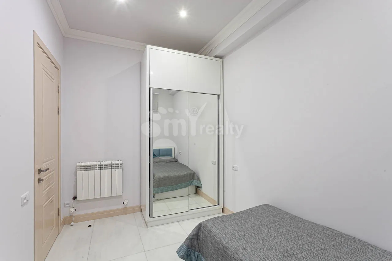 3 սենյականոց բնակարան  Ամիրյան փող, Կենտրոն Երևան, 159133