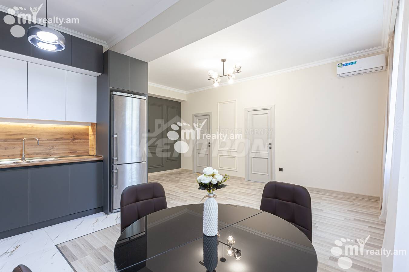 4 սենյականոց բնակարան  Լենինգրադյան փող, Աջափնյակ Երևան, 155470