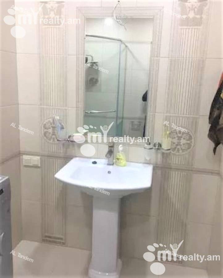 Купить 3 комнатную квартиру Адонц ул, Арабкир Ереван, 124140