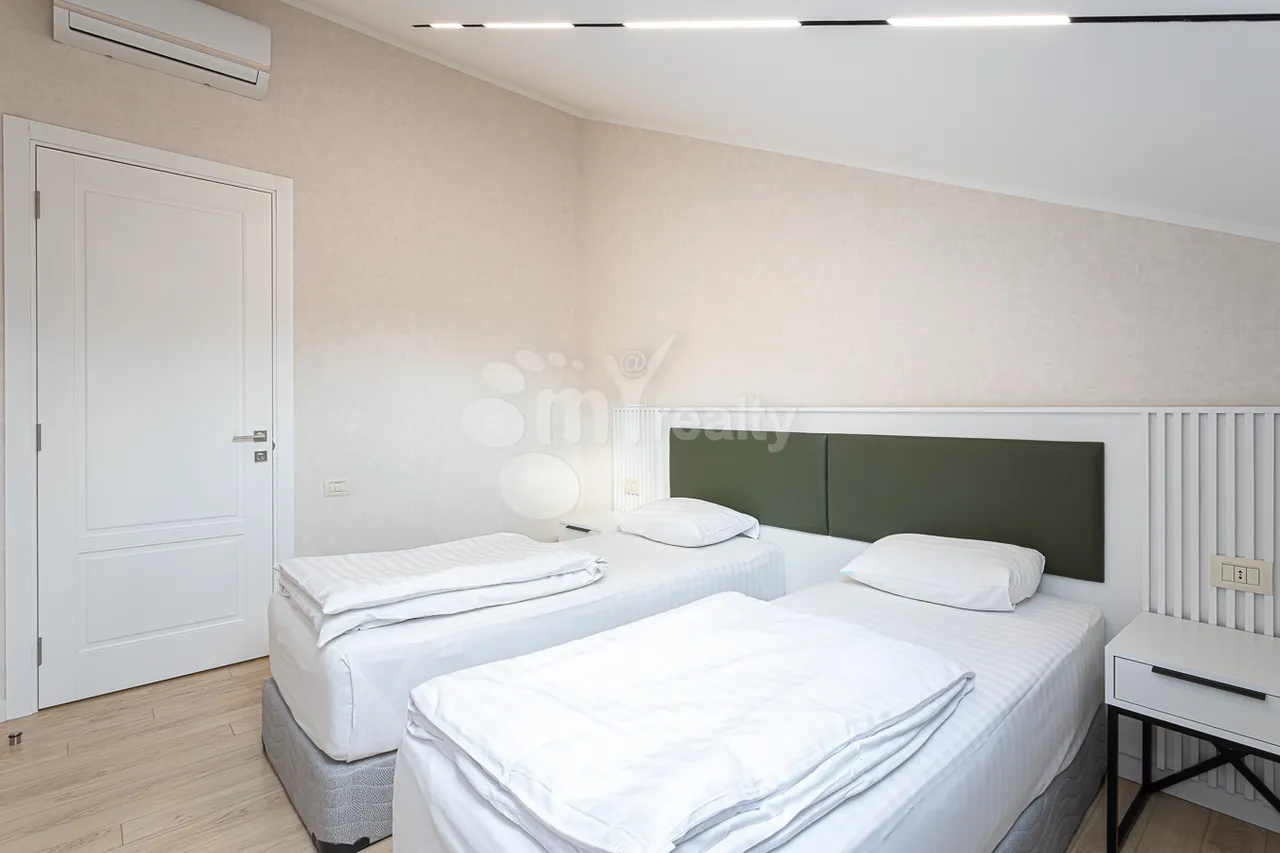 3 bedroom apartment for sale خیابان آرام, مرکز شهر ایروان, 159472