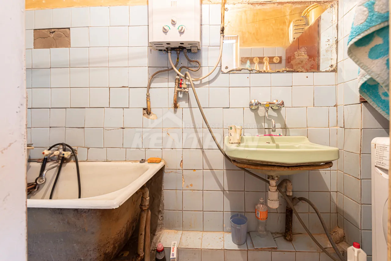 3 bedroom apartment for sale Khanjyan St, Center Yerevan, 157733