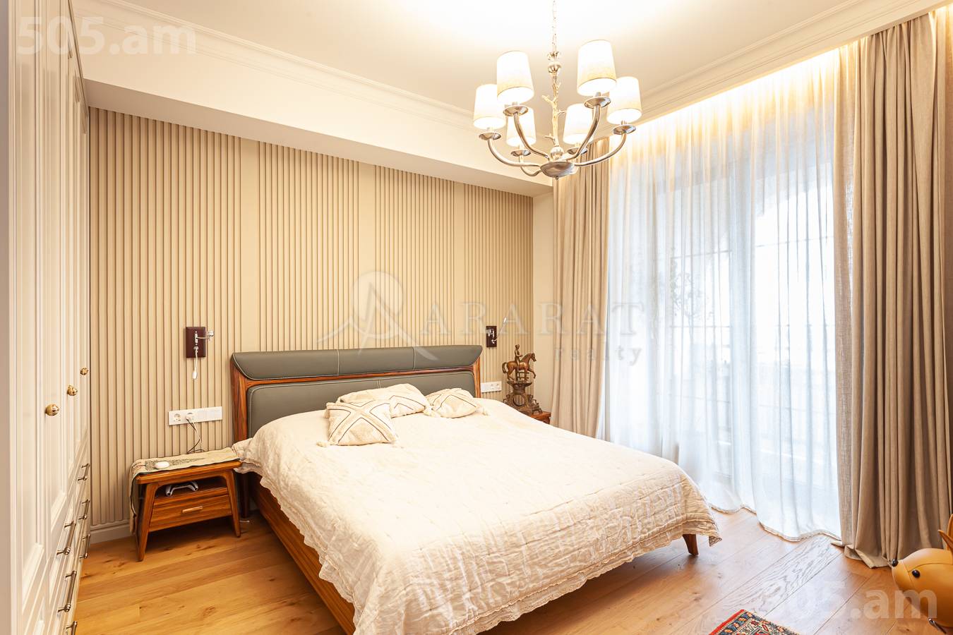 5 սենյականոց բնակարան  Բուզանդի փող, Կենտրոն Երևան, 154376