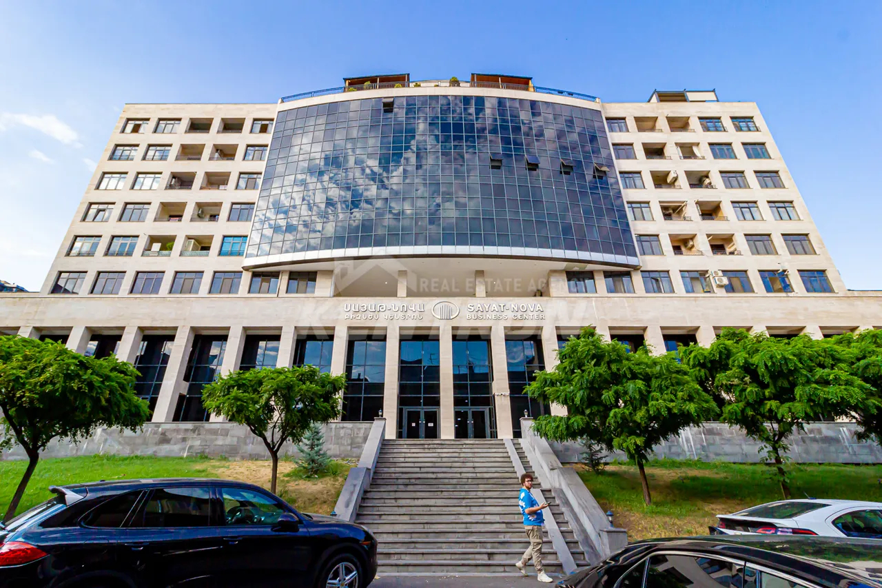 4 bedroom apartment for sale Nalbandyan St, Center Yerevan, 157672