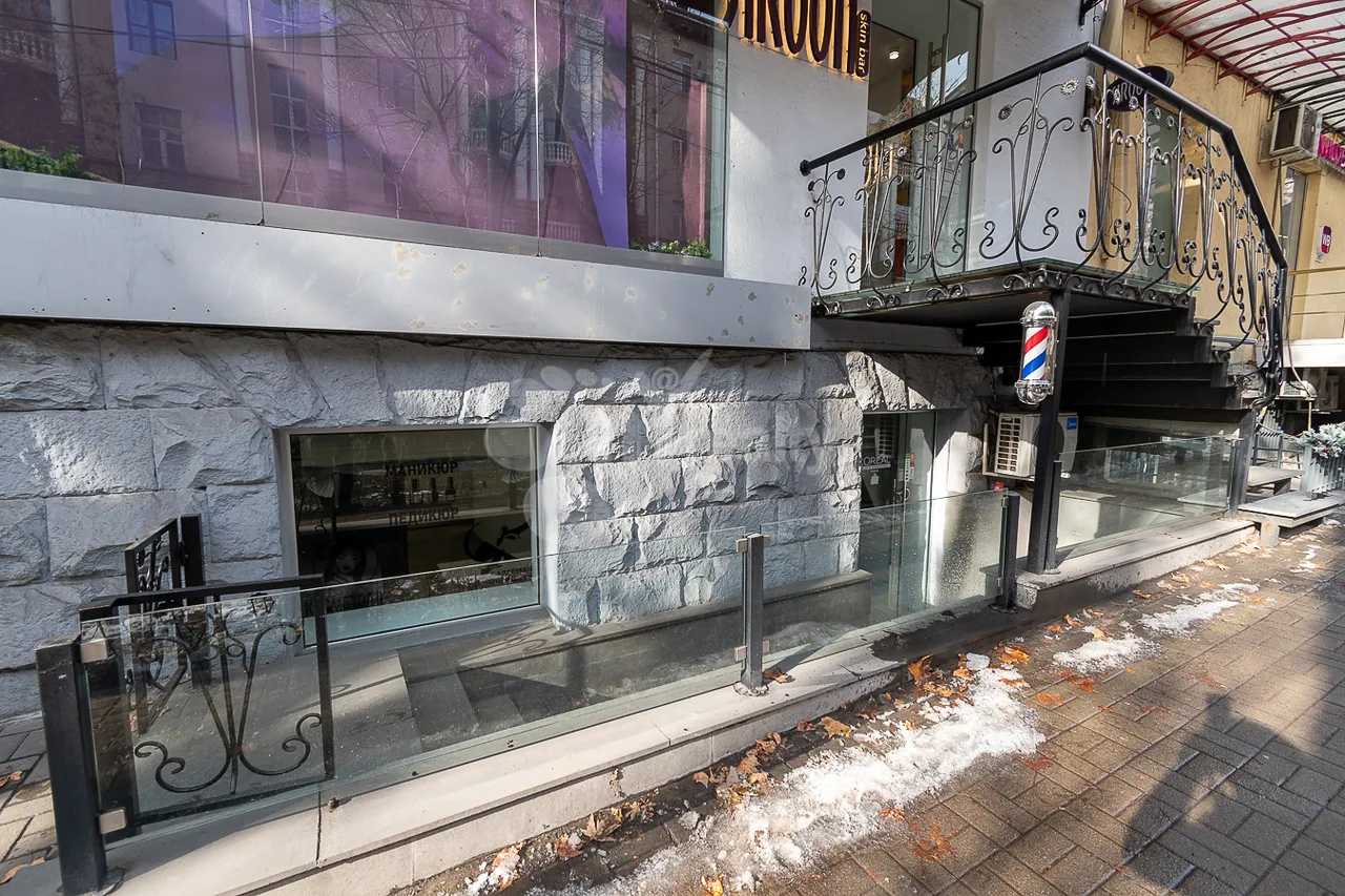 Снять коммерческoе помещение Терян ул, Центр Ереван, 158208