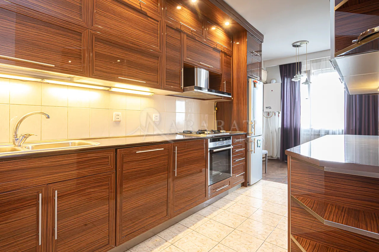 2 bedroom apartment for rent خیابان پوشکین, مرکز شهر ایروان, 158855