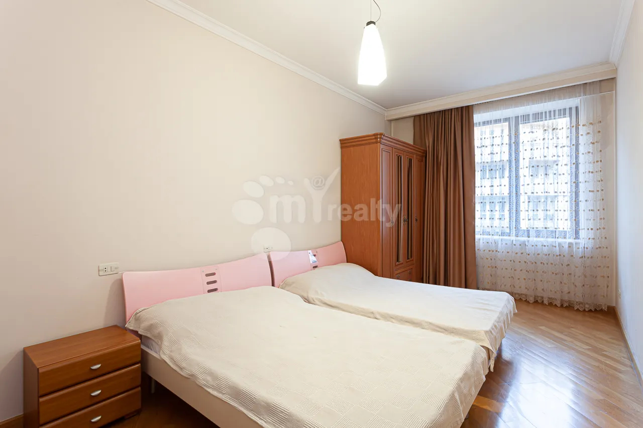 3 bedroom apartment for rent Northern (Hyusisayin)  Ave, Center Yerevan, 161919