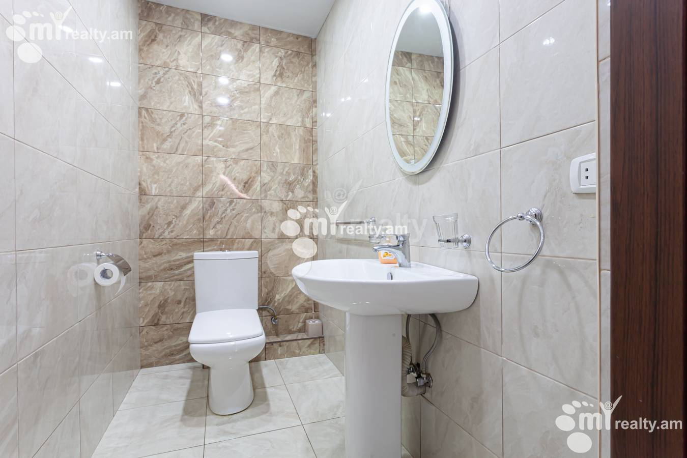 3 bedroom apartment for rent خیابان ابوویان, مرکز شهر ایروان, 151166