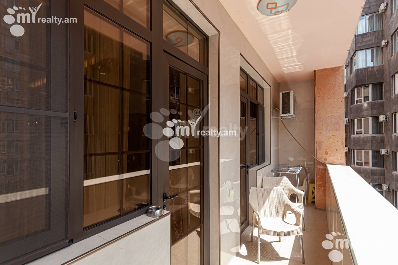 3 bedroom apartment for rent خیابان ابوویان, مرکز شهر ایروان, 151166