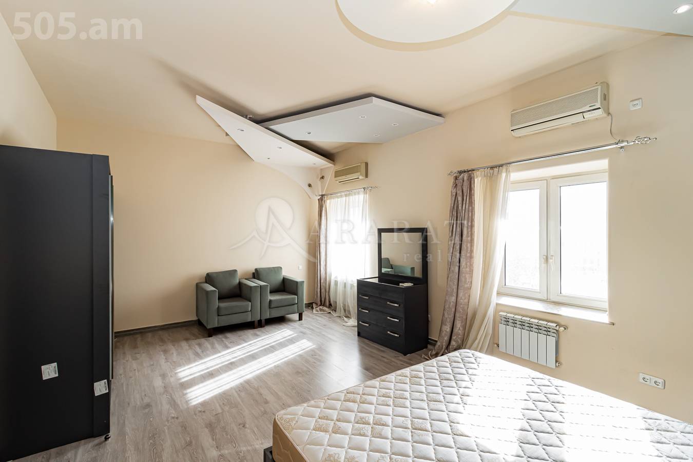 3 սենյականոց բնակարան  Մաշտոցի պող, Կենտրոն Երևան, 147755