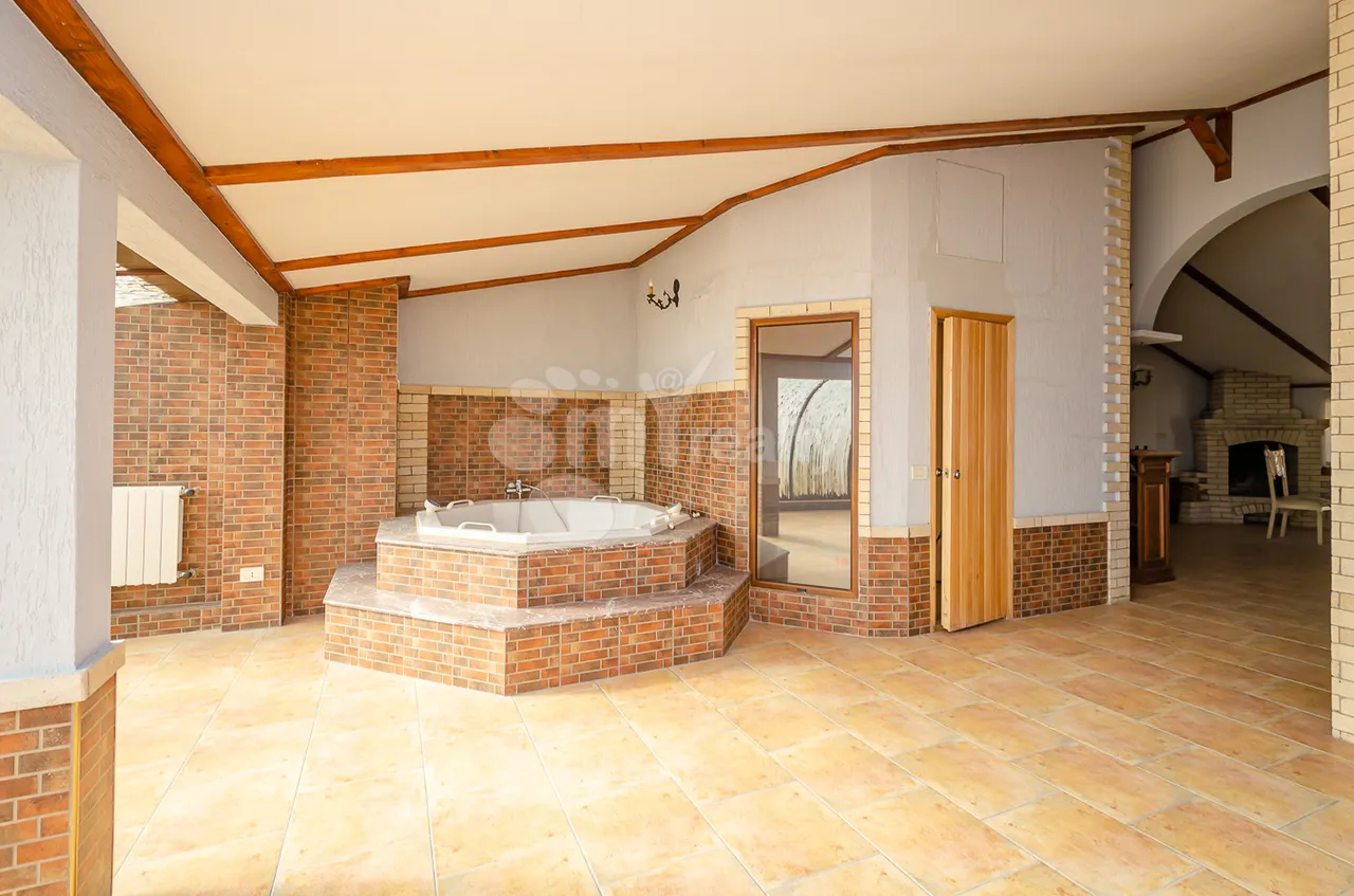 4 bedroom apartment for rent Zakyan St, Center Yerevan, 159579