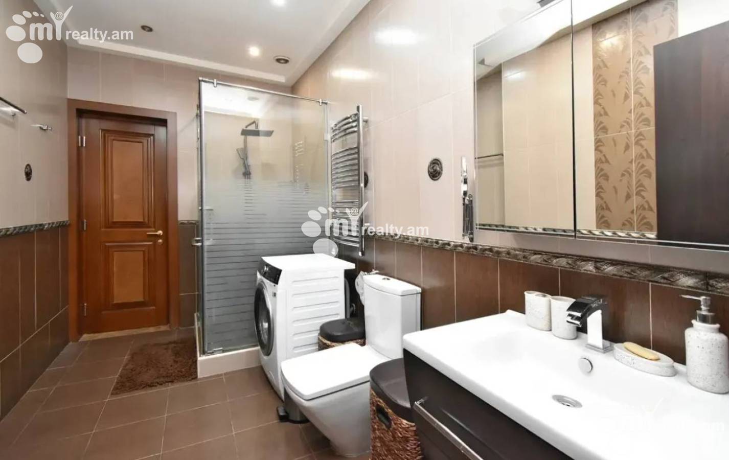 4 bedroom apartment for rent خیابان امیریان, مرکز شهر ایروان, 153450