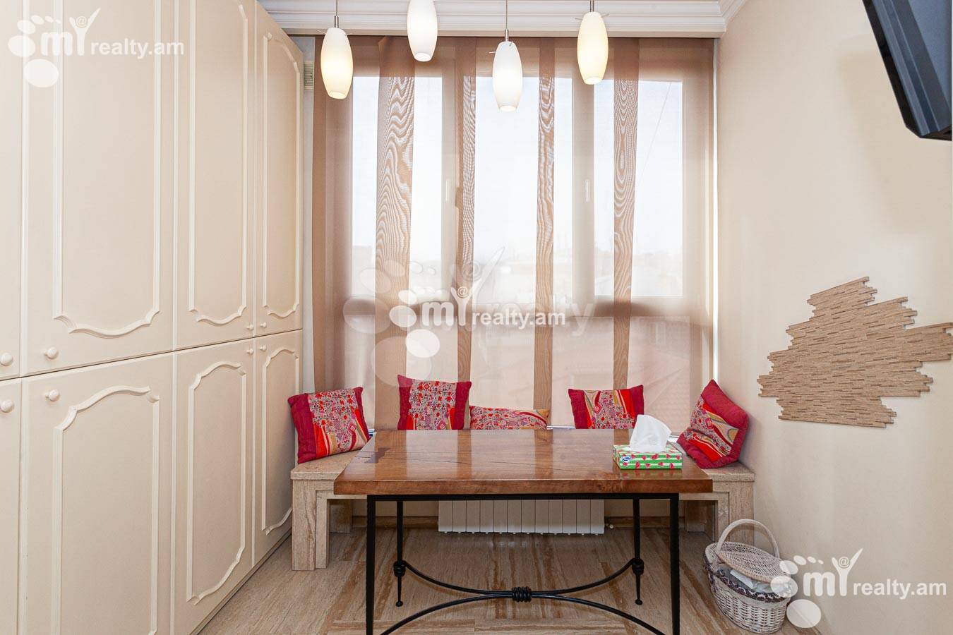 Купить 3 комнатную квартиру Таманян ул, Центр Ереван, 155019