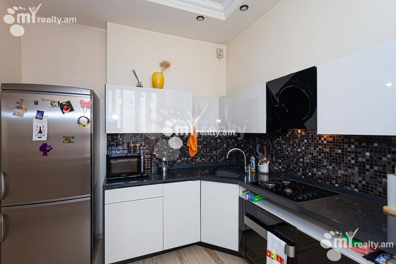 Купить 3 комнатную квартиру Таманян ул, Центр Ереван, 155019