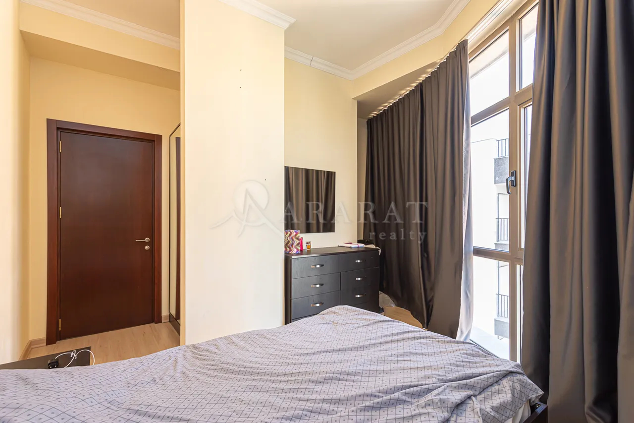 4 bedroom apartment for sale خیابان آنتارایین, مرکز شهر ایروان, 157845