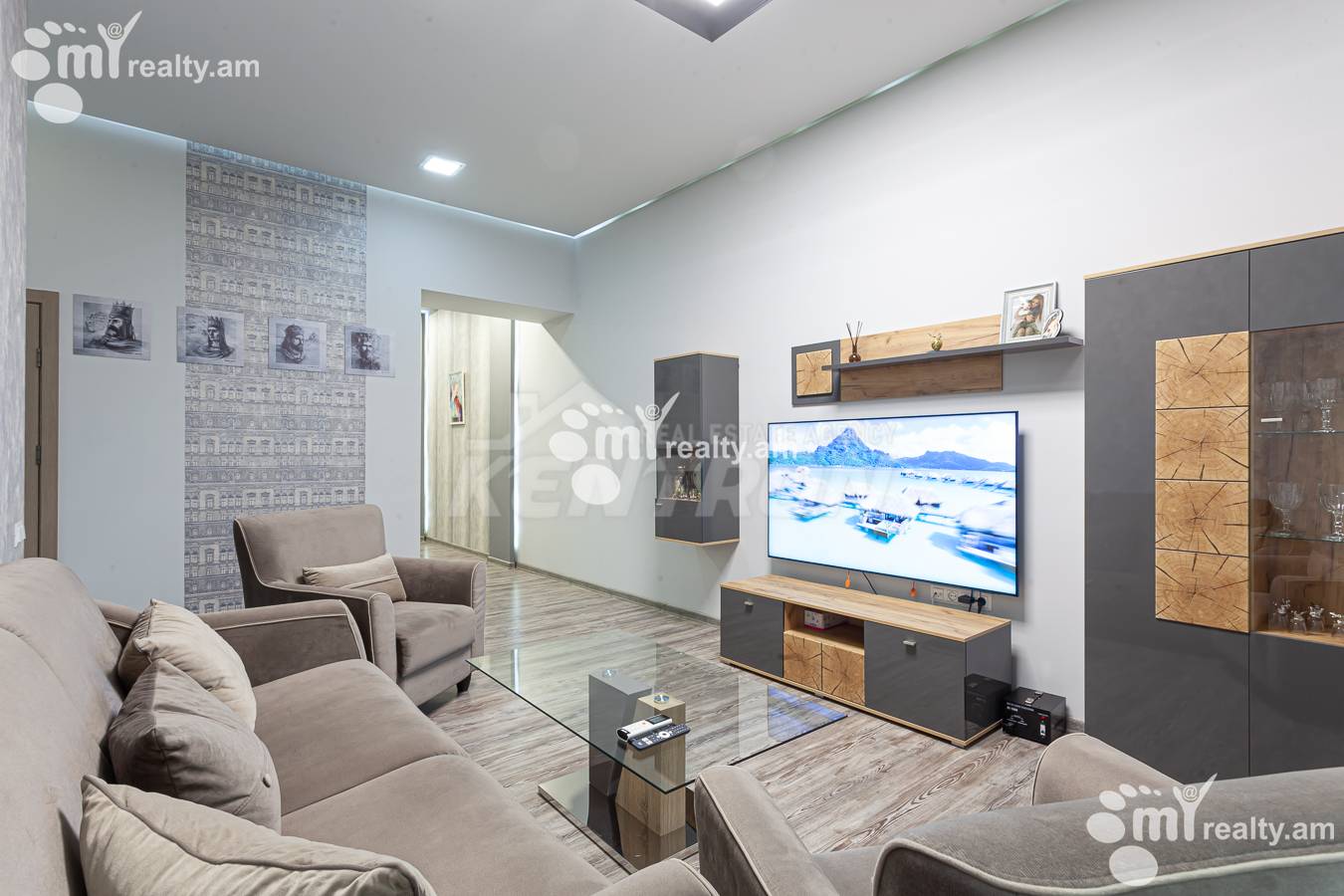 3 սենյականոց բնակարան  Մաշտոցի պող, Կենտրոն Երևան, 155939