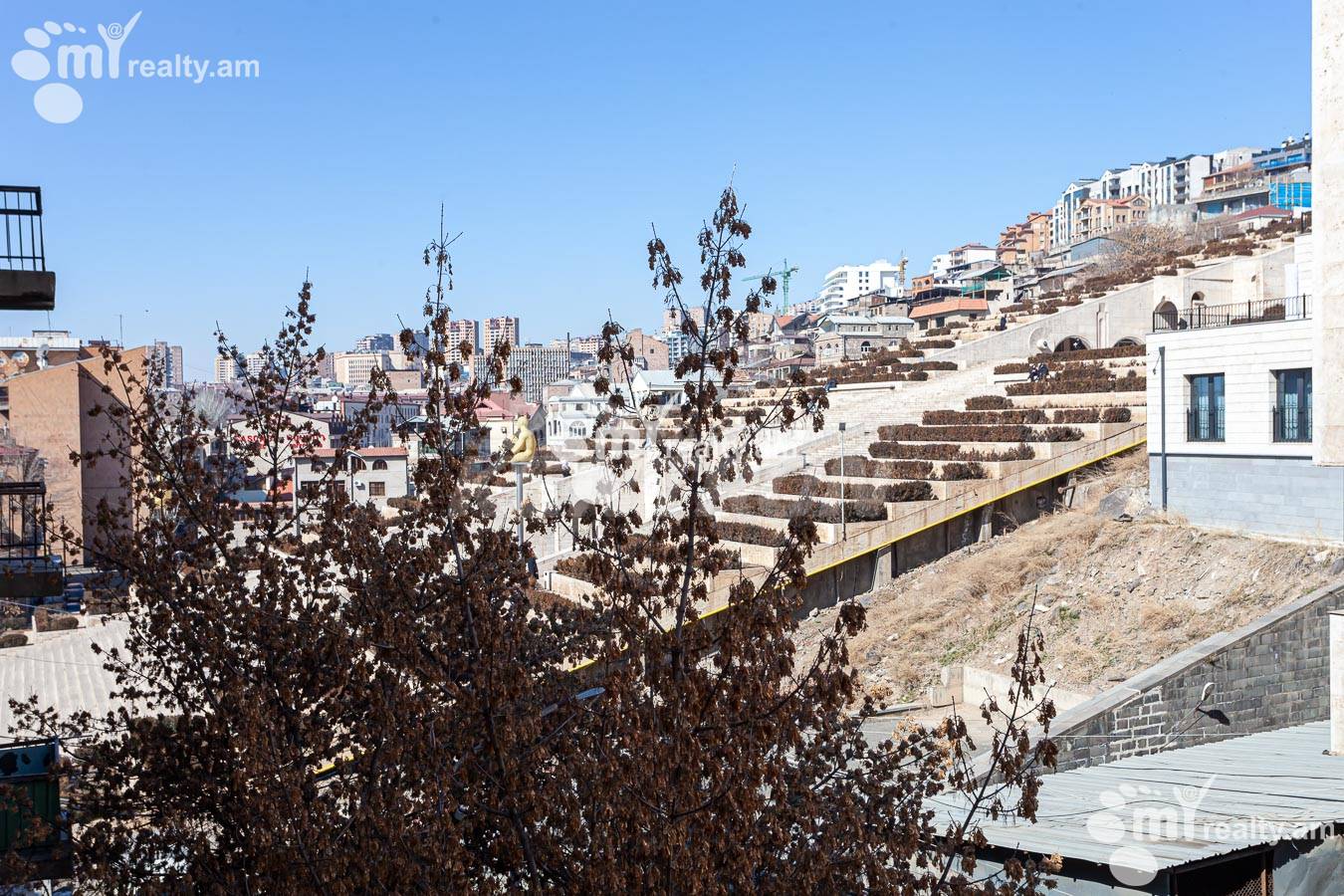 Купить 4 комнатную квартиру Таманян ул, Центр Ереван, 145123