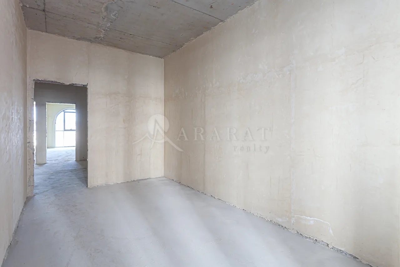 4 bedroom apartment for sale خیابان گِریبودوف, عربگیر ایروان, 161910
