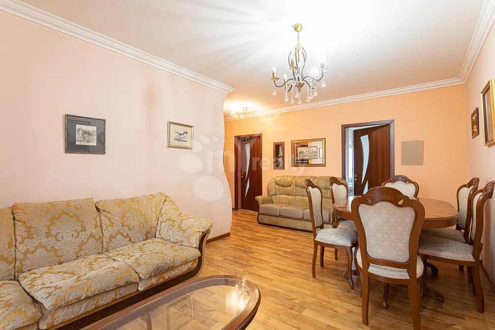 bnakaran/3-senyakanoc/Abovyan+St/Center/Yerevan