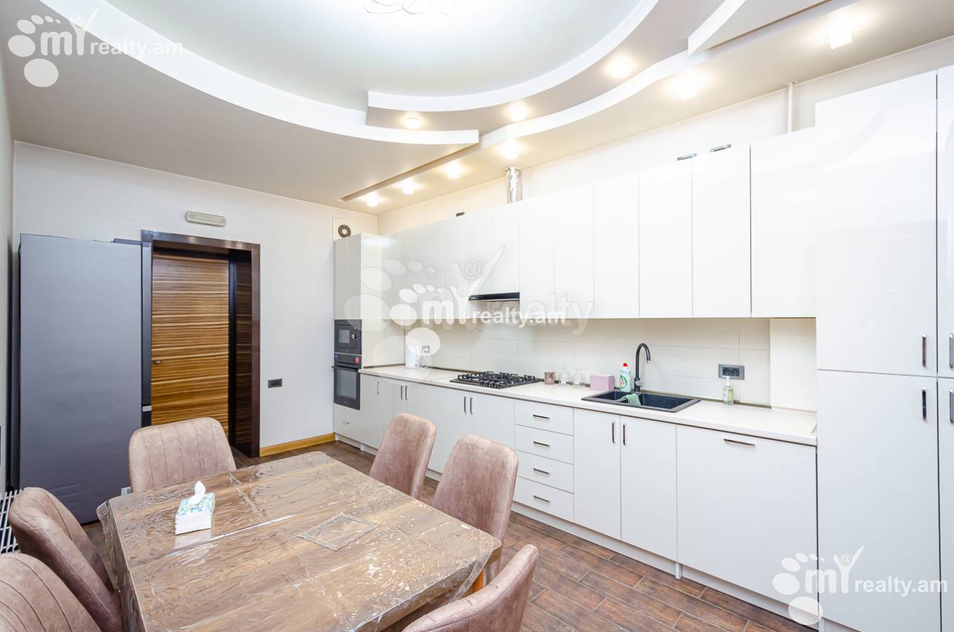 4 bedroom apartment for rent خیابان تِریان, مرکز شهر ایروان, 151280