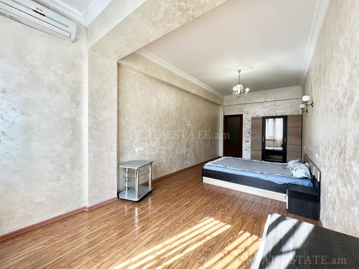 Купить 3 комнатную квартиру Лер. Камсар ул, Центр Ереван, 129972