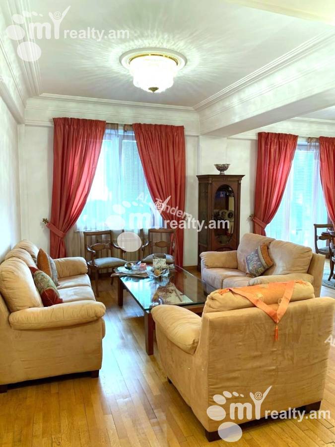 Купить 3 комнатную квартиру Мгер Мкртчян ул, Центр Ереван, 153494