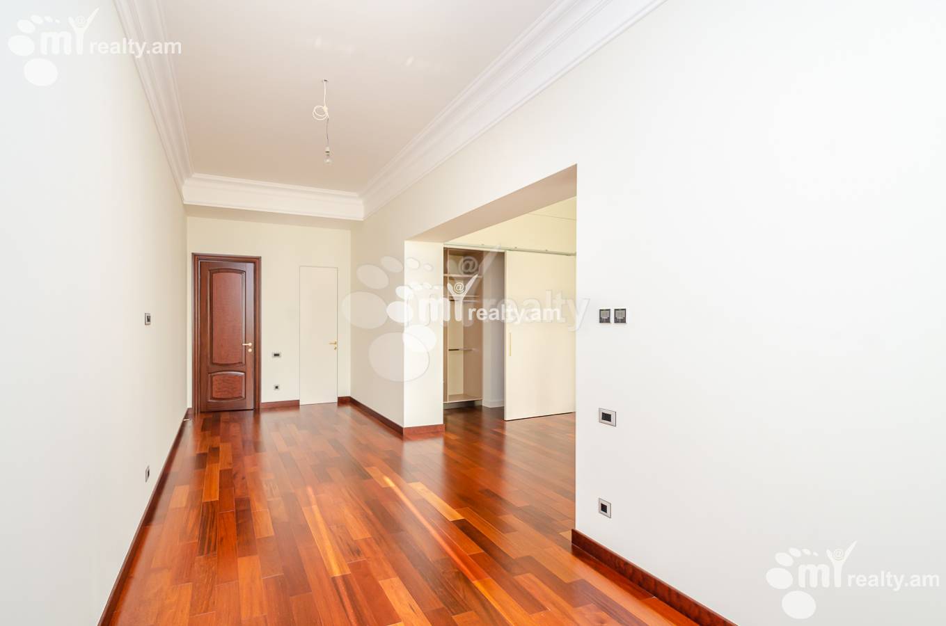 4 bedroom apartment for rent Moskovyan St, Center Yerevan, 153412