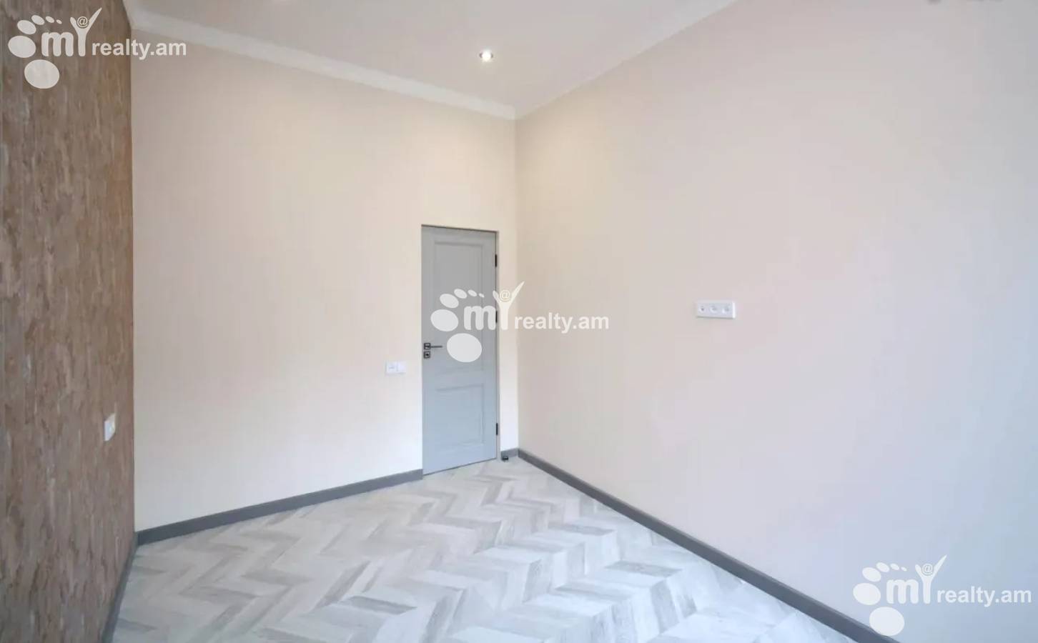 3 սենյականոց բնակարան  Պարոնյան փող, Կենտրոն Երևան, 160187