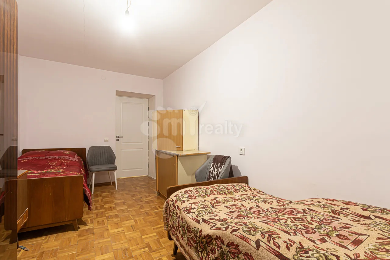 3 bedroom apartment for sale Mashtots Ave, Center Yerevan, 157756