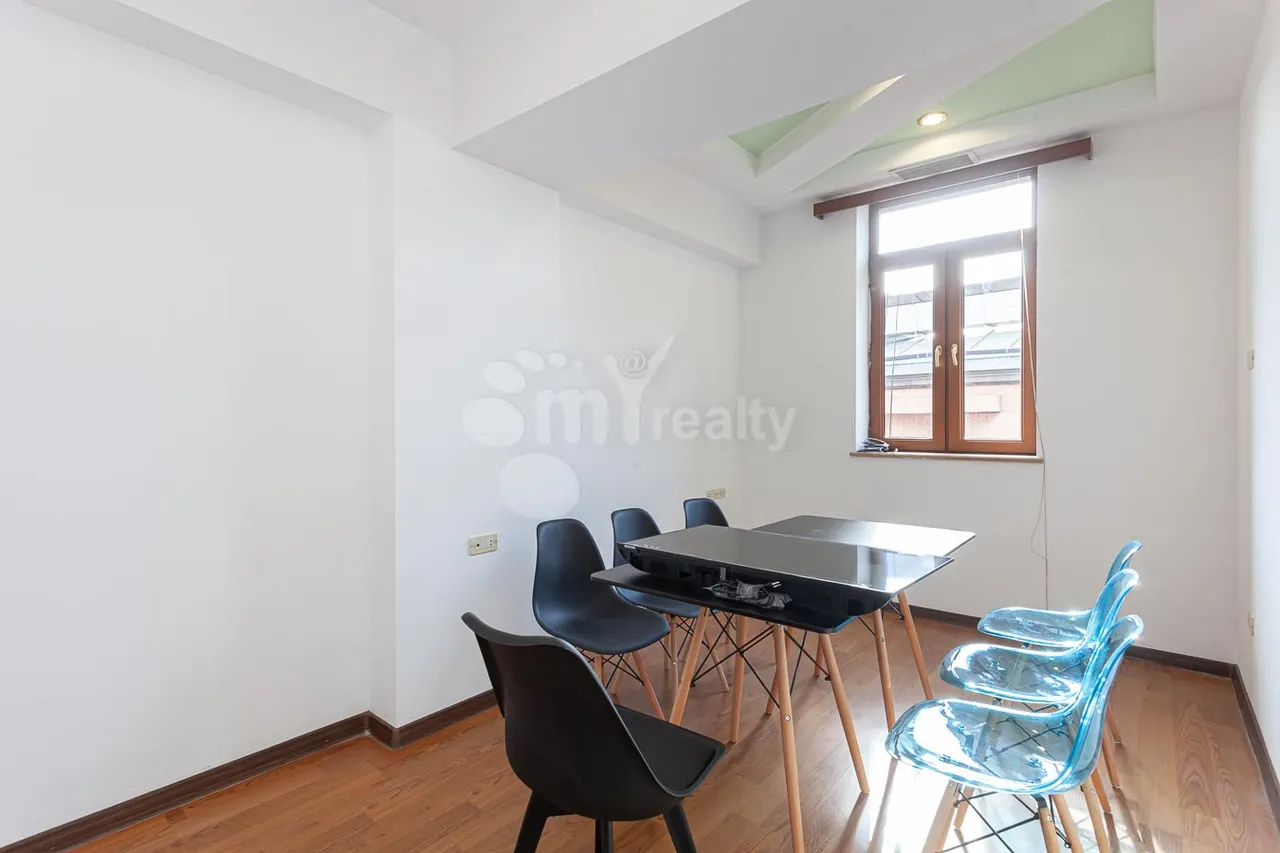 3 bedroom apartment for sale Abovyan St, Center Yerevan, 157552