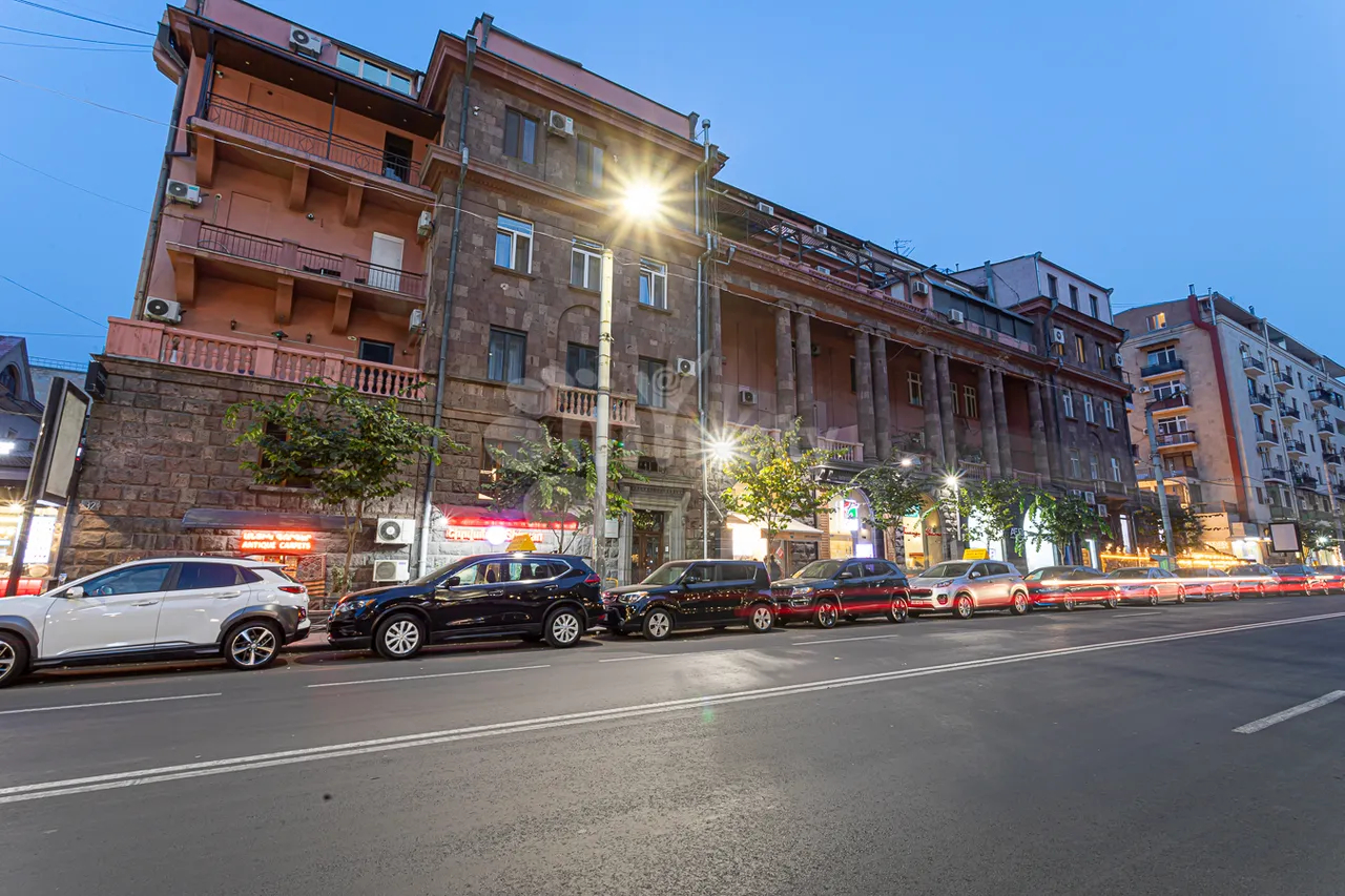 4 սենյականոց բնակարան  Թումանյան փող, Կենտրոն Երևան, 157656