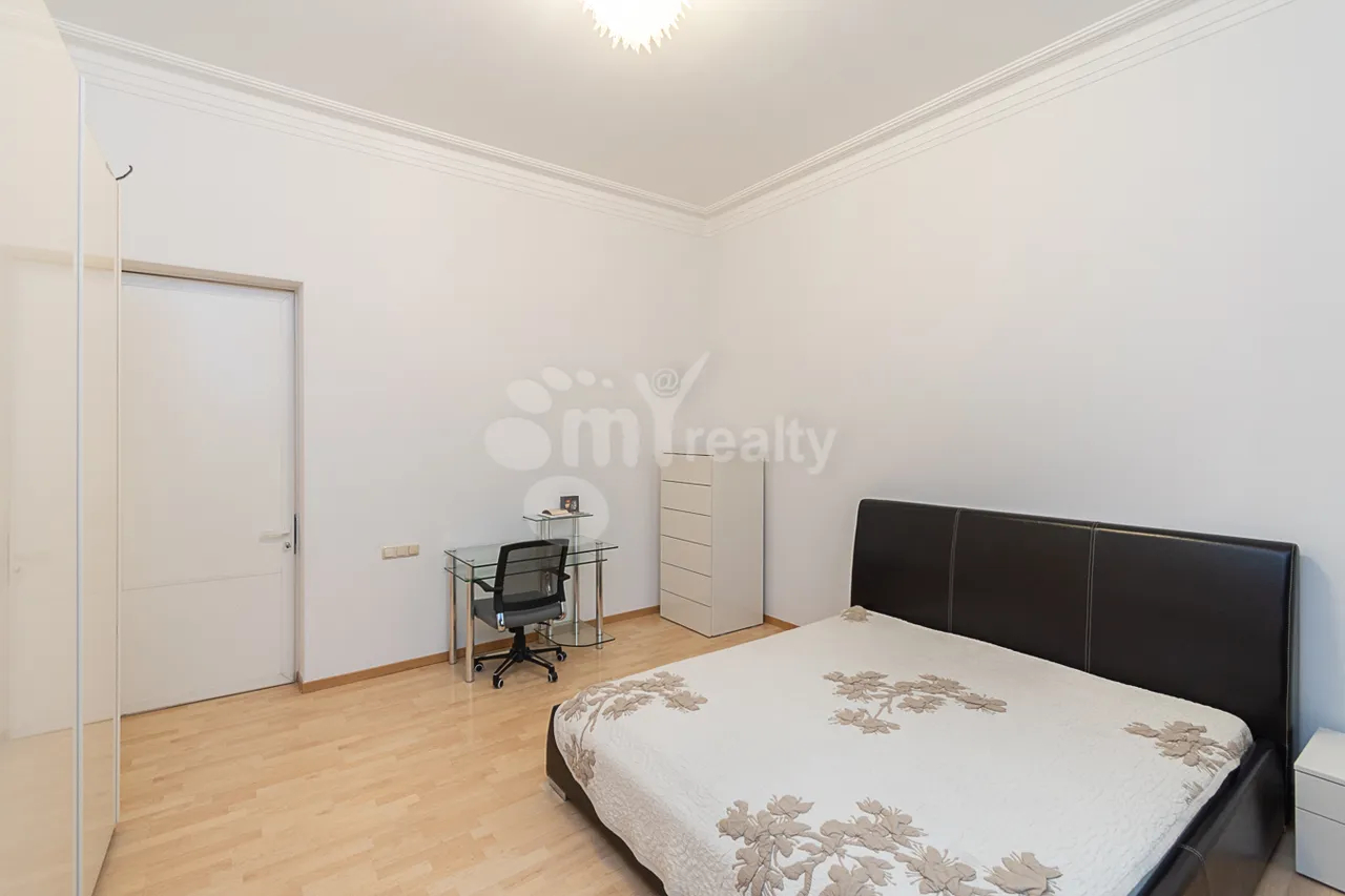 4 bedroom apartment for rent V.Vagharshyan St, Arabkir Yerevan, 160166