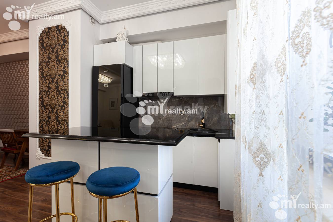 3 bedroom apartment for rent Buzand St, Center Yerevan, 155629