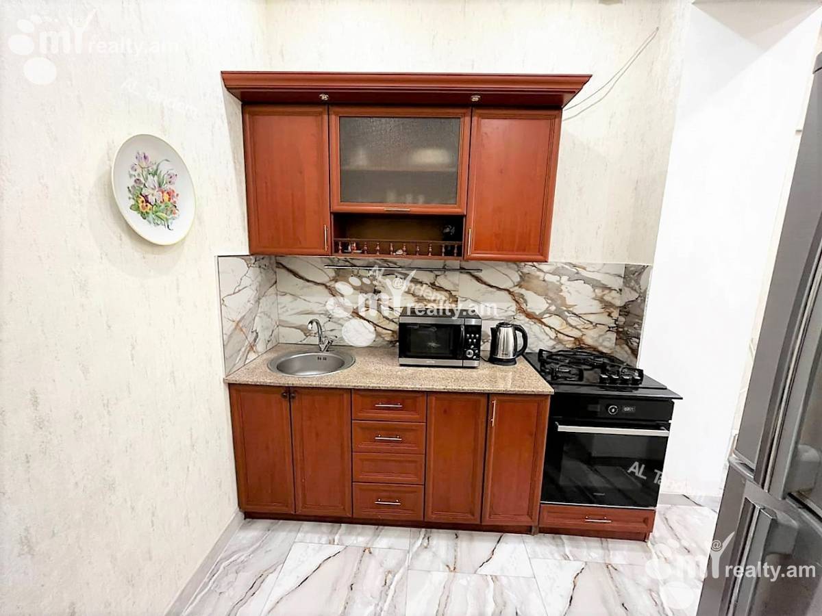 3 bedroom apartment for rent Tumanyan St, Center Yerevan, 133124