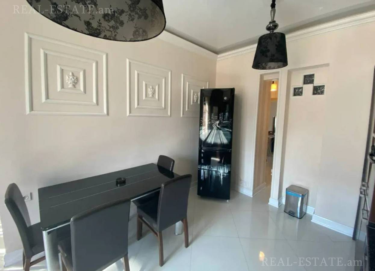 3 bedroom apartment for sale خیابان ابوویان, مرکز شهر ایروان, 135779