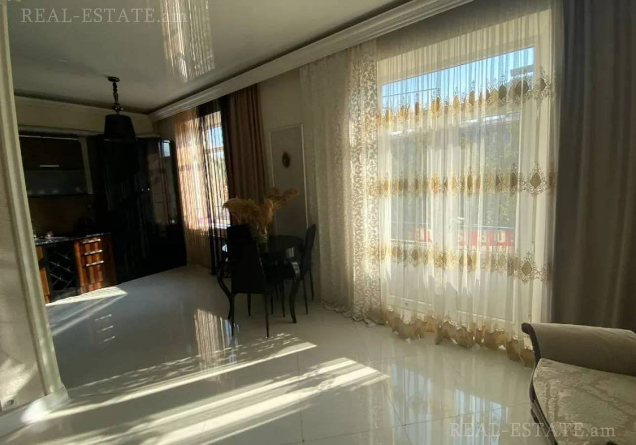 3 bedroom apartment for sale خیابان ابوویان, مرکز شهر ایروان, 135779