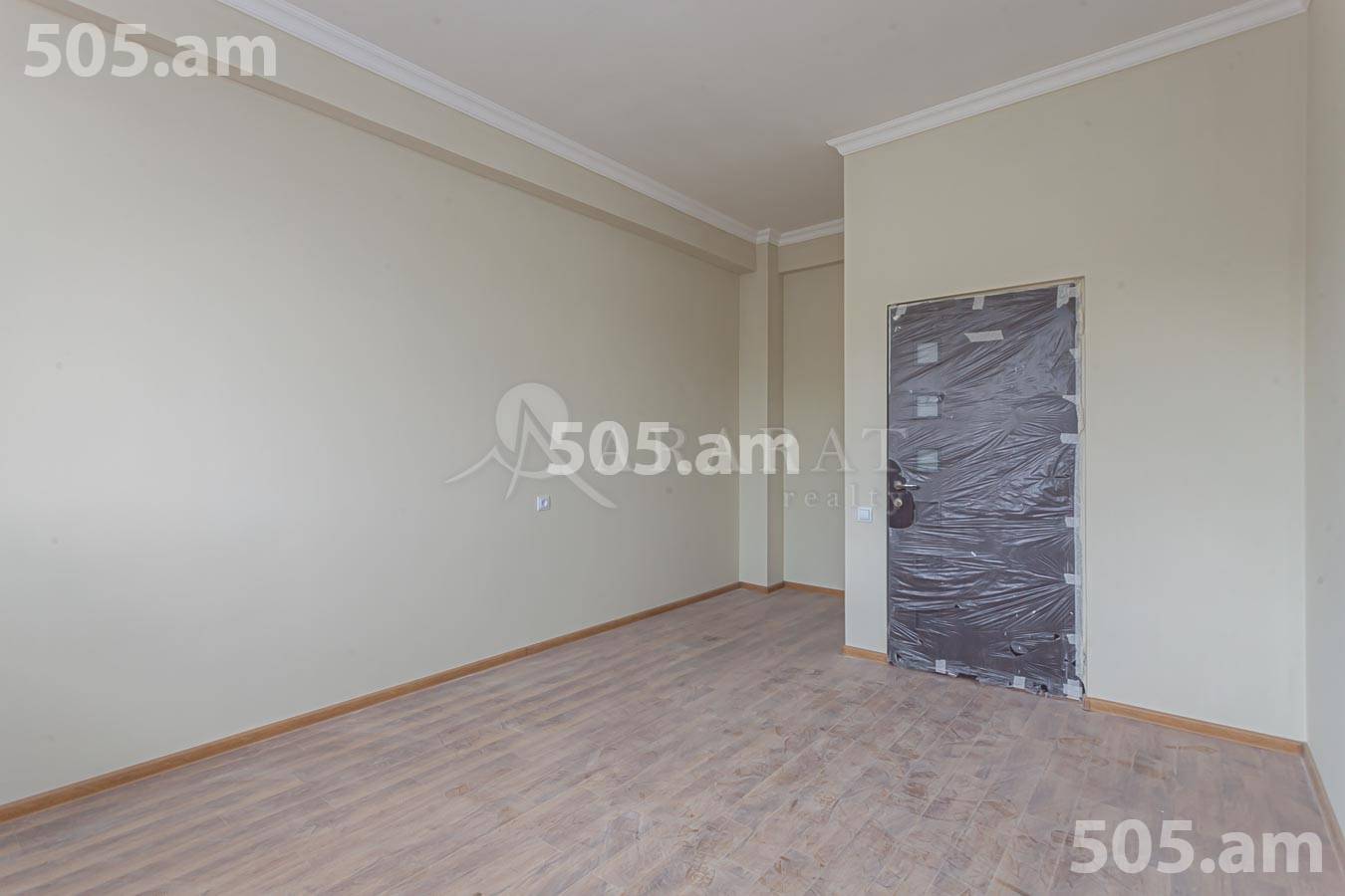 4 սենյականոց բնակարան  Մ․ Մելքոնյան փող, Կենտրոն Երևան, 155078