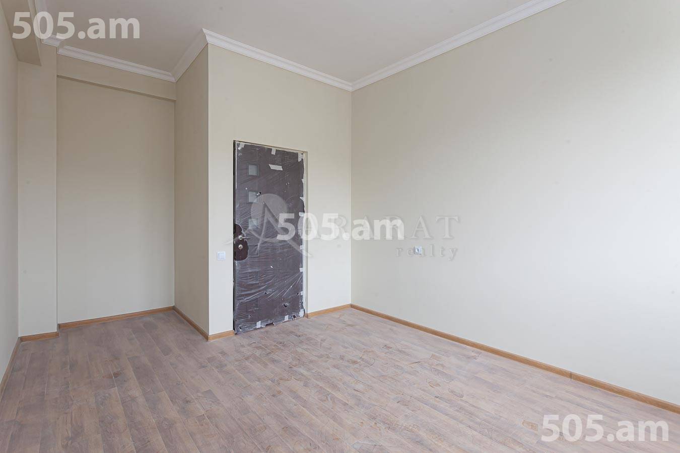 4 սենյականոց բնակարան  Մ․ Մելքոնյան փող, Կենտրոն Երևան, 155078