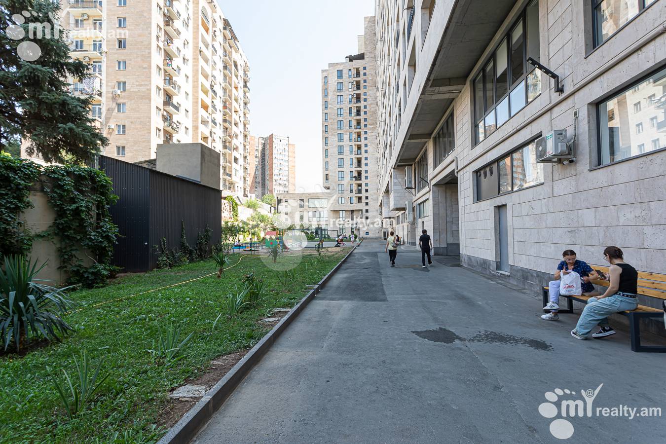 Купить 2 комнатную квартиру Фучик ул, Ачапняк Ереван, 156188