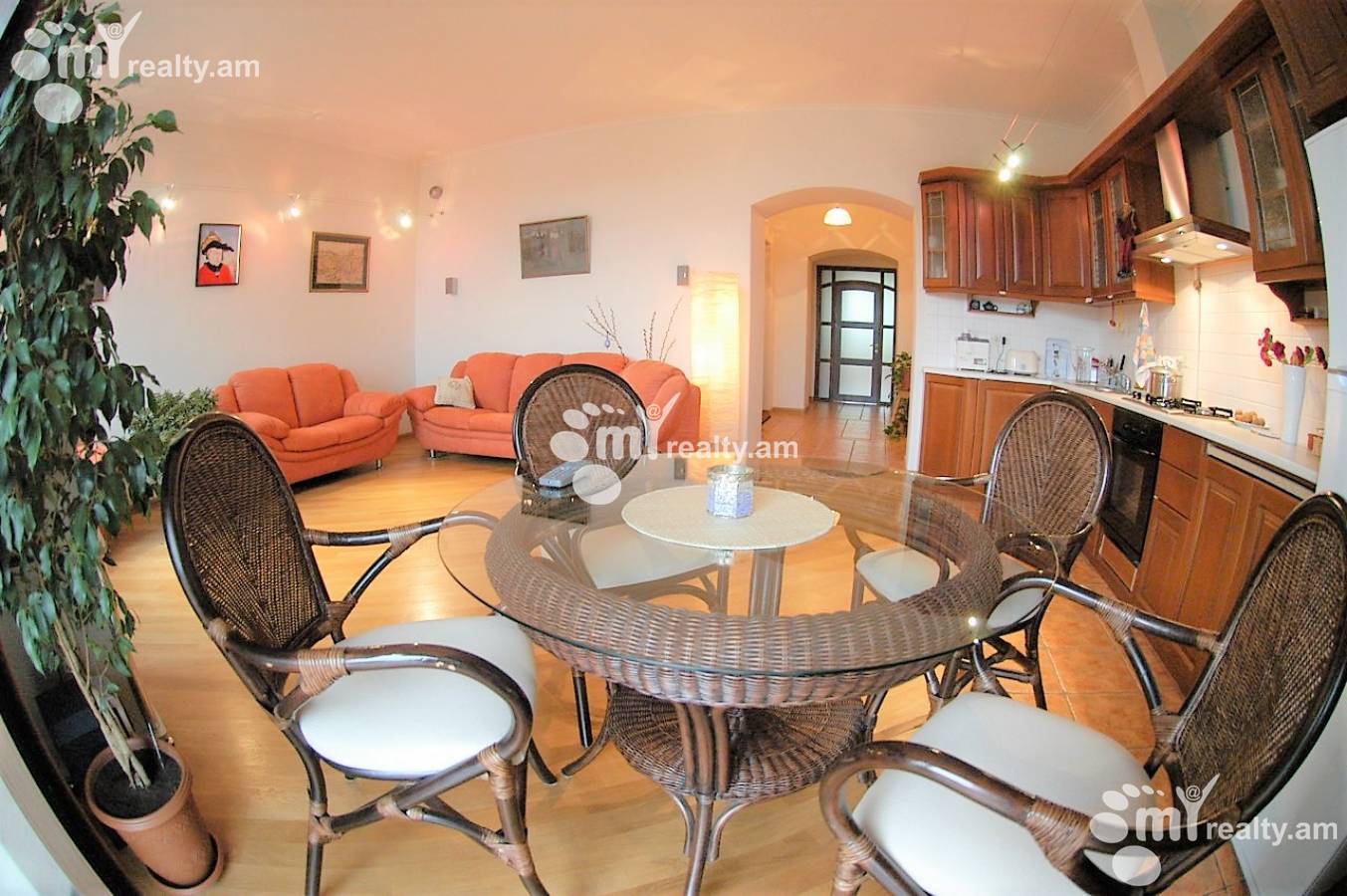 3 սենյականոց բնակարան  Չարենցի փող, Կենտրոն Երևան, 123038