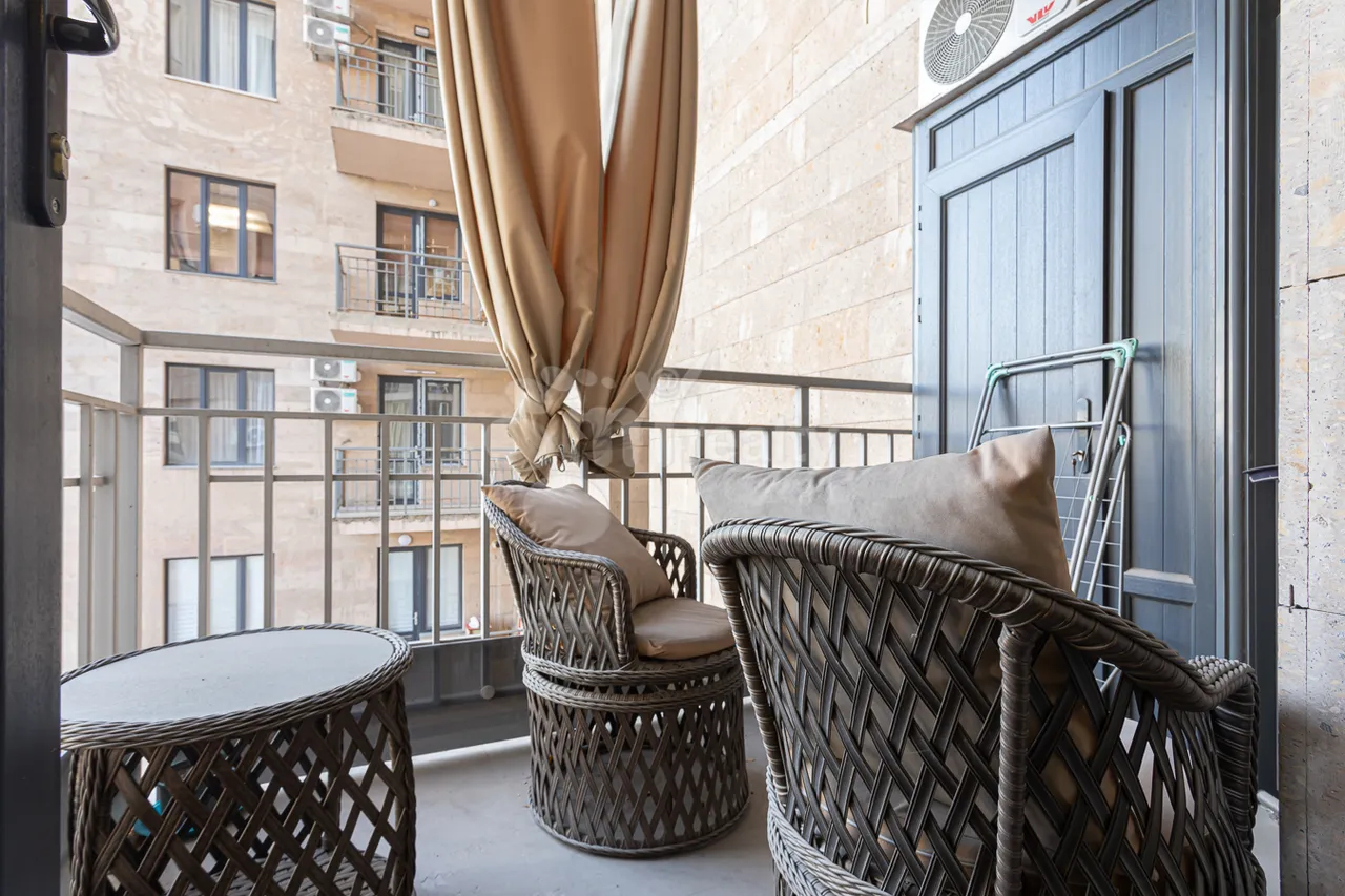 Купить 2 комнатную квартиру Бузанд ул, Центр Ереван, 159984