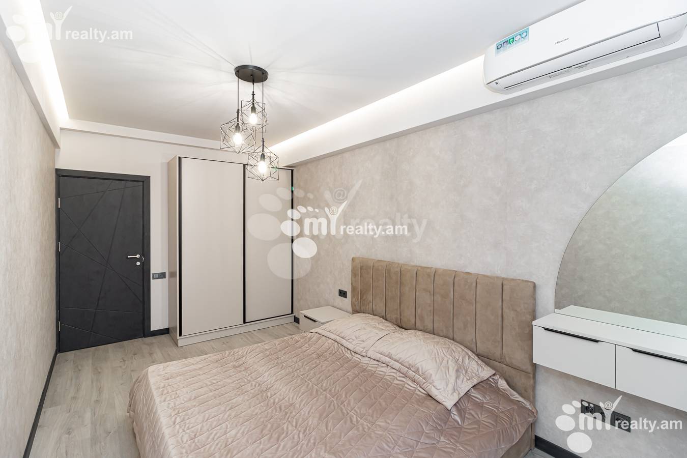 2 bedroom apartment for sale خیابان م. خورِناتسی, مرکز شهر ایروان, 144875