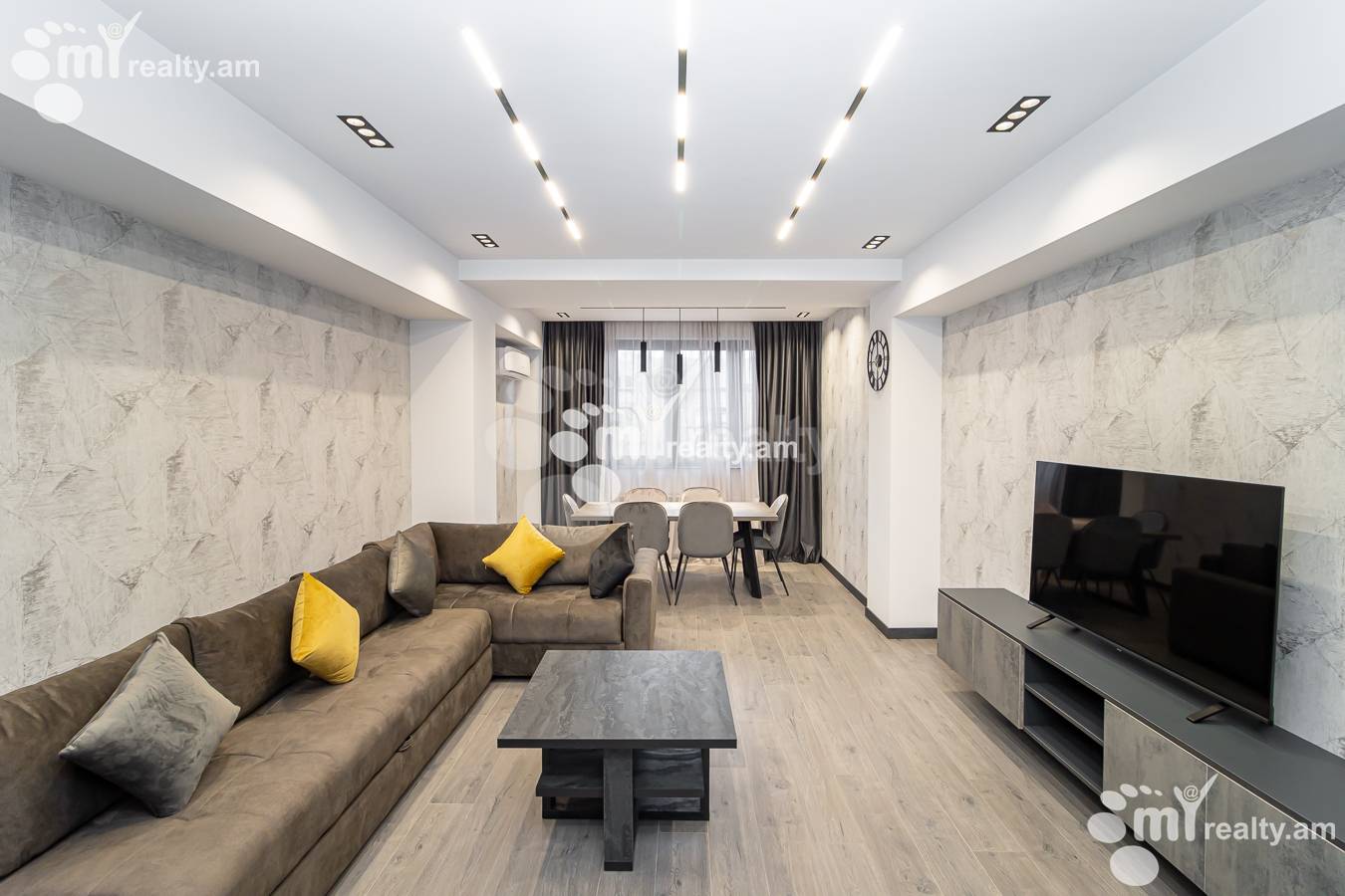 2 bedroom apartment for sale خیابان م. خورِناتسی, مرکز شهر ایروان, 144875