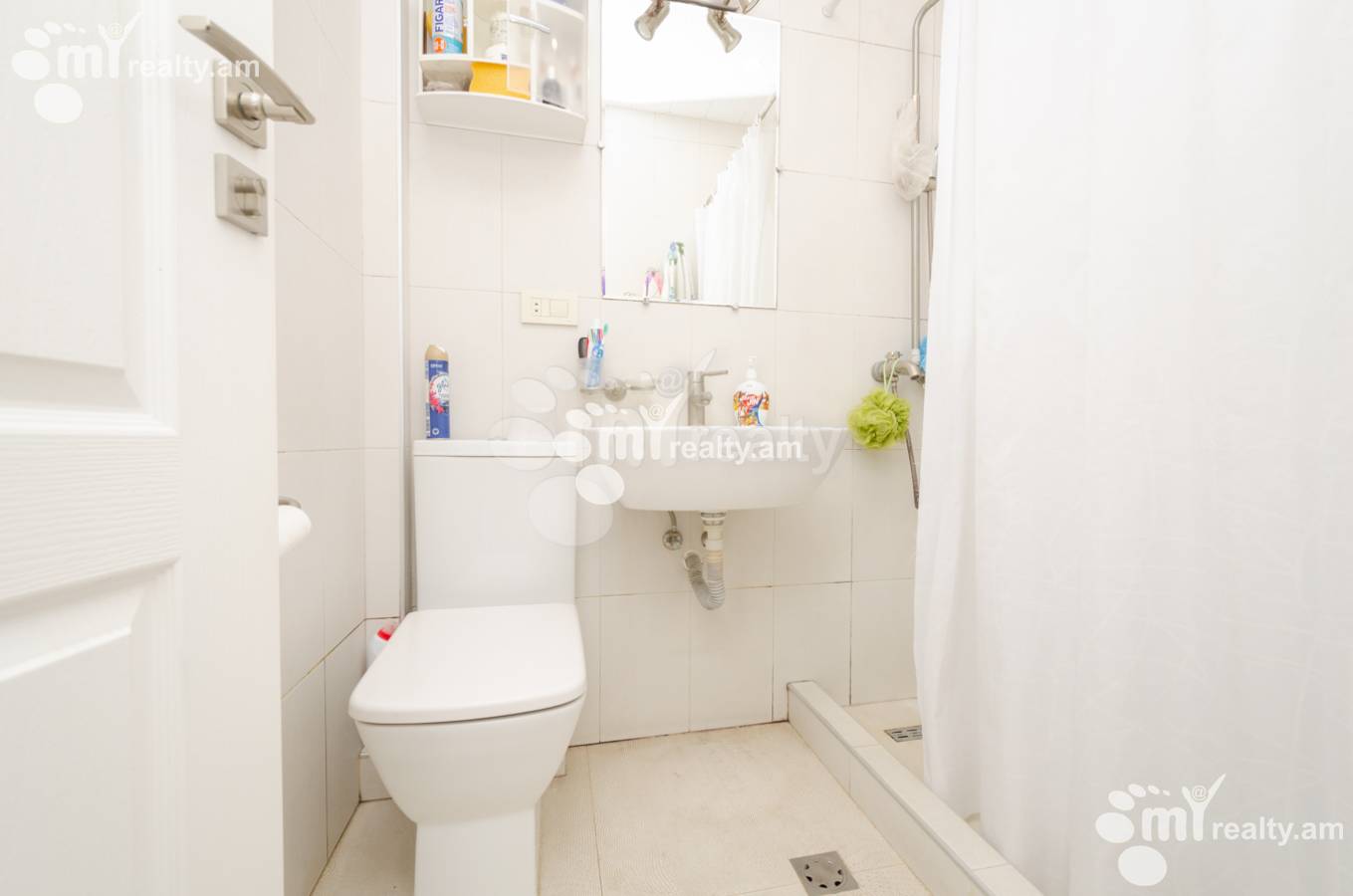 3 bedroom apartment for sale Zakyan St, Center Yerevan, 138329