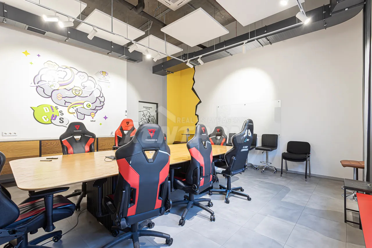 Commercial for rent خیابان میاسنیکیان, مرکز شهر ایروان, 157359