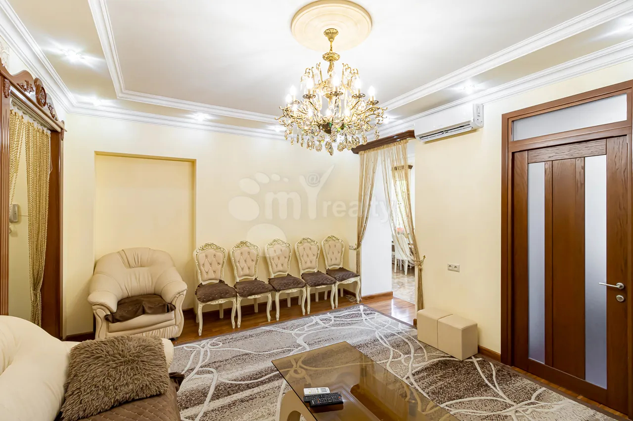 3 bedroom apartment for rent Agatangeghos St, Center Yerevan, 161490