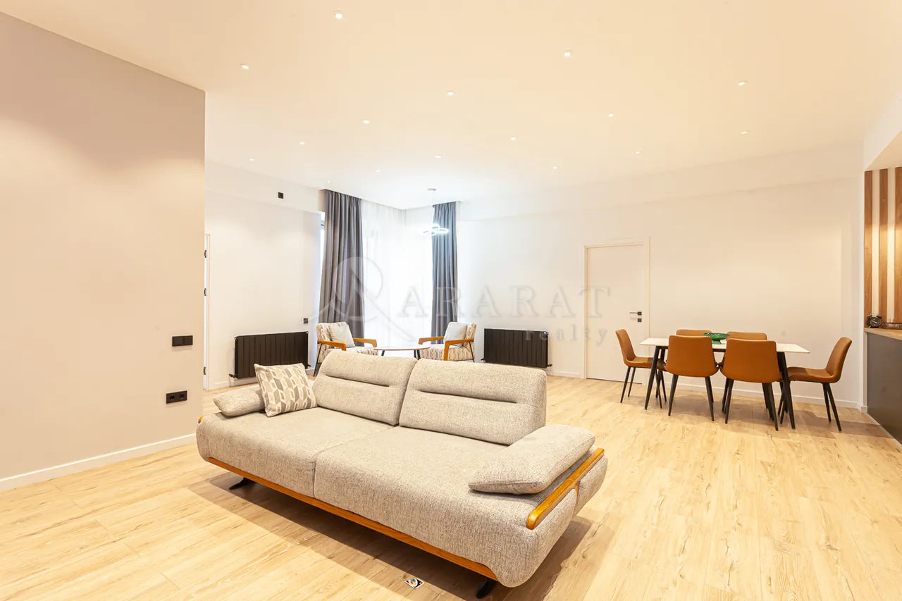 3 bedroom apartment for sale Paronyan St, Center Yerevan, 157375