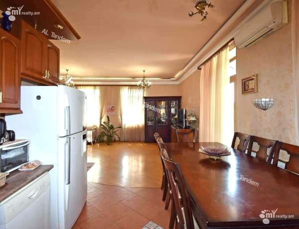 snyat-kvartiru/3-komnatnaya/Mashtots+Ave/Center/Yerevan