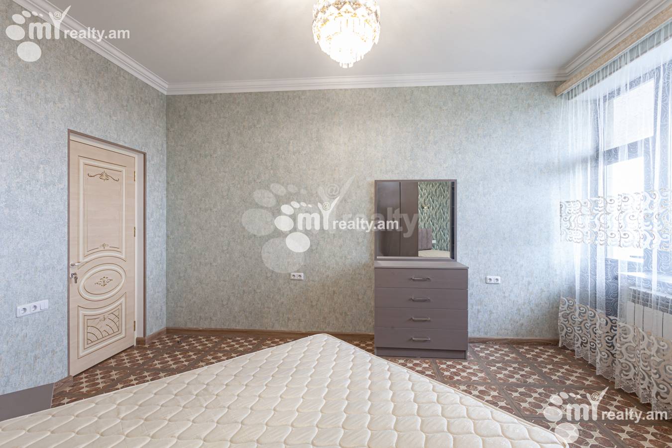3 bedroom apartment for rent Hayrik Muradyan street, Arabkir Yerevan, 148720