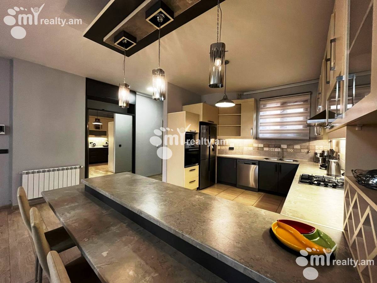 4 bedroom apartment for rent Antarayin St, Center Yerevan, 156196