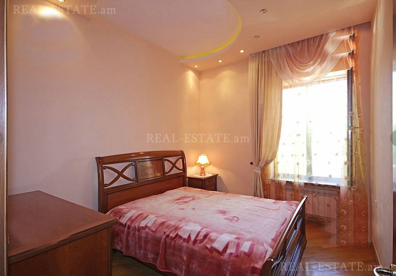 Առանձնատուն  Մայակ փ, Աբովյան Կոտայք, 121563